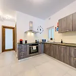 2 Bedroom With Balcony In St Julians, Paceville By Vaganza 公寓 Saint Julian's