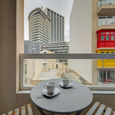 Amazing Location In St Julian's, Paceville 2 Bedroom, With Balcony By Vaganza