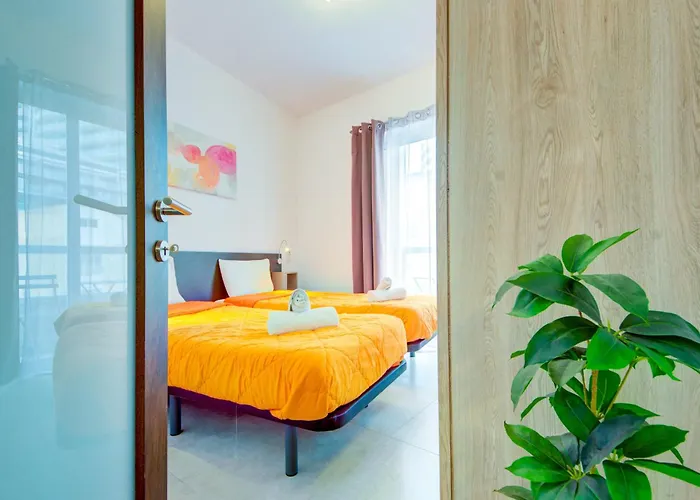 Amazing Location In St Julian's, Paceville 2 Bedroom, With Balcony By Vaganza *