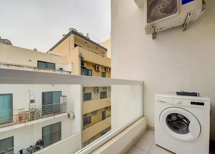 Διαμέρισμα Amazing Location In St Julian's, Paceville 2 Bedroom, With Balcony By Vaganza *