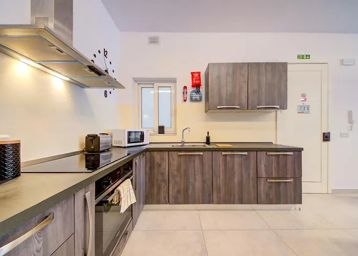 Διαμέρισμα Amazing Location In St Julian's, Paceville 2 Bedroom, With Balcony By Vaganza