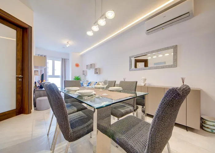 Amazing Location In St Julian's, Paceville 2 Bedroom, With Balcony By Vaganza * Saint Julian's