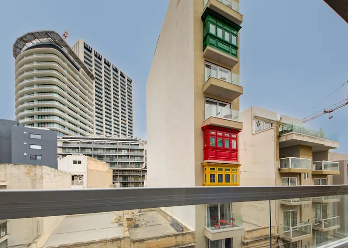 Amazing Location In St Julian's, Paceville 2 Bedroom, With Balcony By Vaganza Διαμέρισμα *