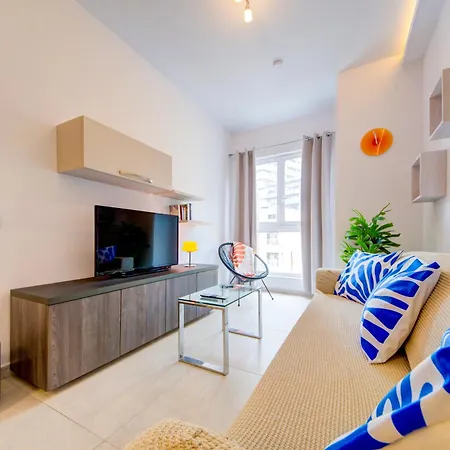 아파트 2 Bedroom With Balcony In St Julians, Paceville By Vaganza