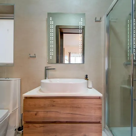 Amazing Location In St Julian's, Paceville 2 Bedroom, With Balcony By Vaganza San Ġiljan