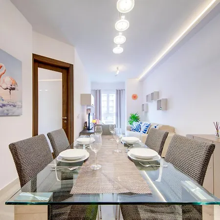 Amazing Location In St Julian's, Paceville 2 Bedroom, With Balcony By Vaganza San Ġiljan